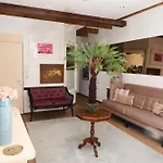 Apartment Redlight Canalview Centre *