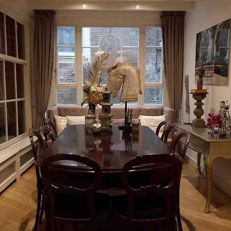 Redlight Canalview Centre *