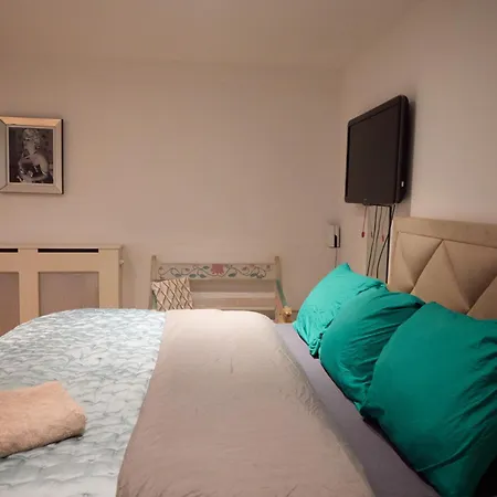 Redlight Canalview Centre 公寓 *