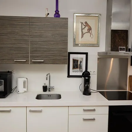 شقة Redlight Canalview Centre *