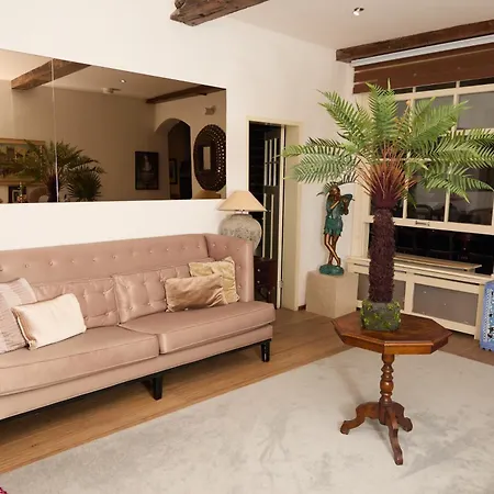 Redlight Canalview Centre