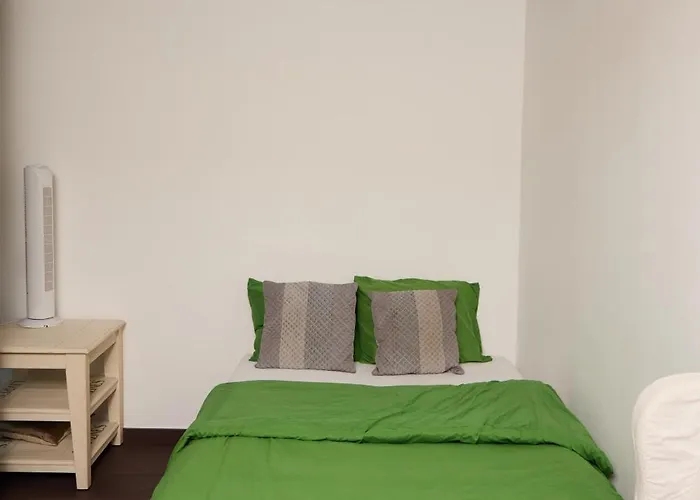 Redlight Canalview Centre