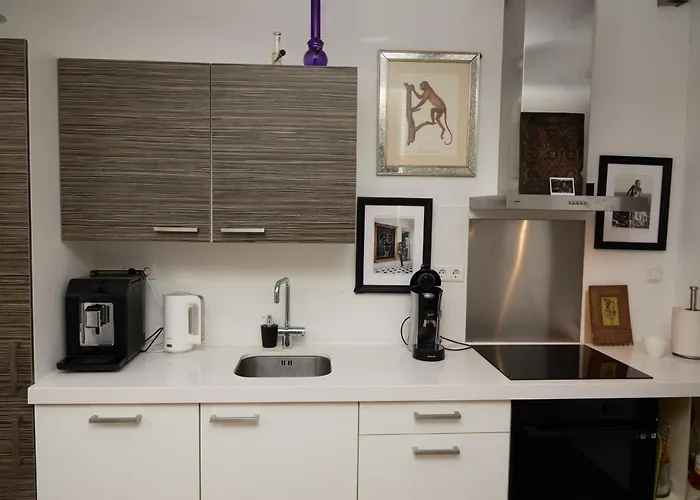 Апартаменты Redlight Canalview Centre *