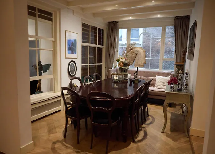 Redlight Canalview Centre Апартаменты