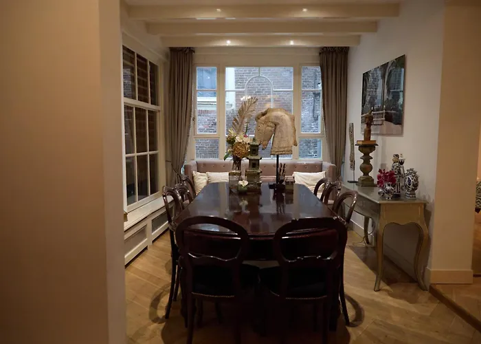 Апартаменты Redlight Canalview Centre