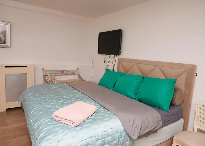 Redlight Canalview Centre Апартаменты *